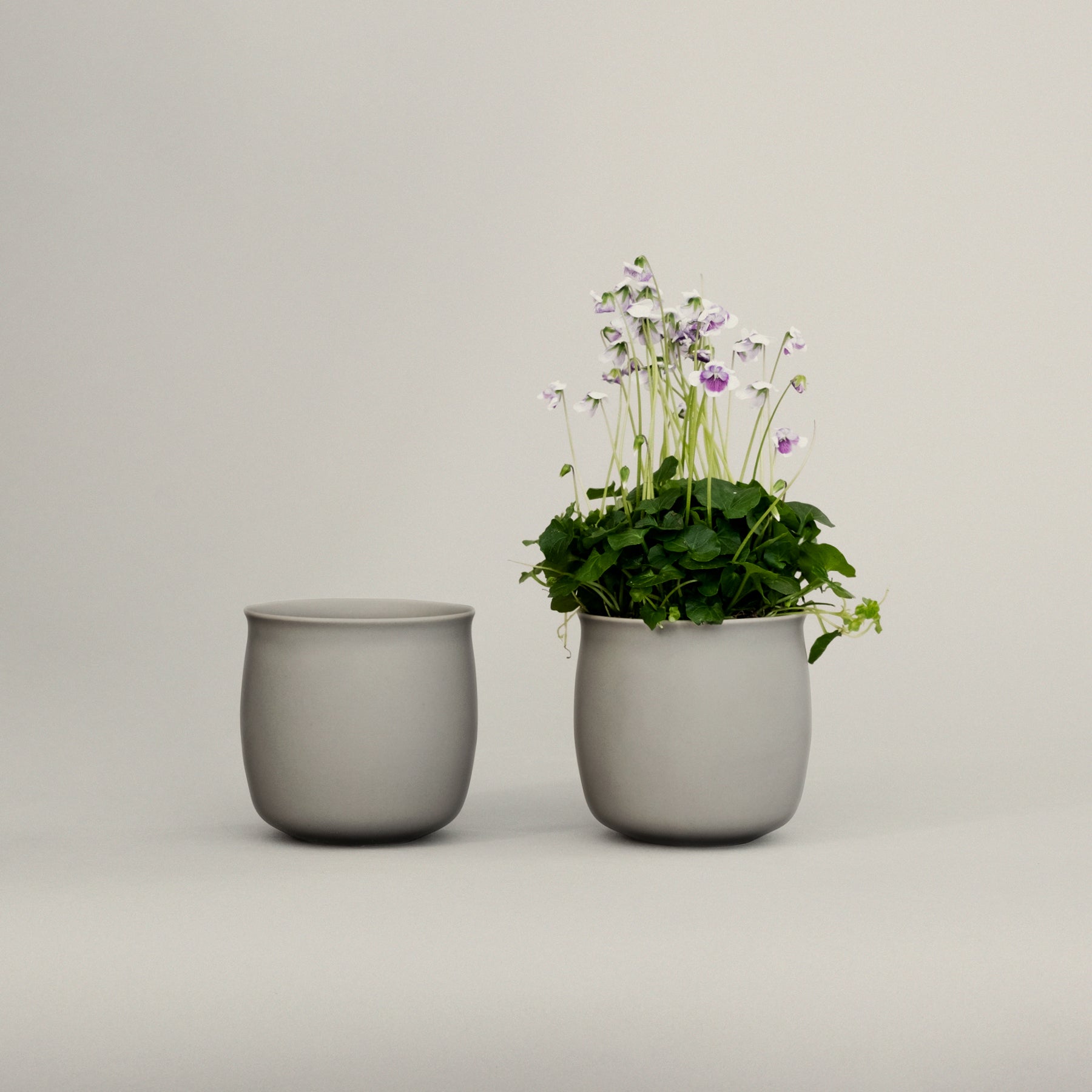 Set of 2 Medium Olive Green Sipper Cups - Curved Ceramic Design - Image 5